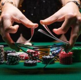 Illegaal pokertoernooi onderbroken door politie in Ulvenhout